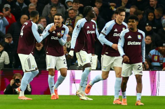 开云官方-维拉狂飙背后：埃梅里坚持既定计划，老将稳定军心