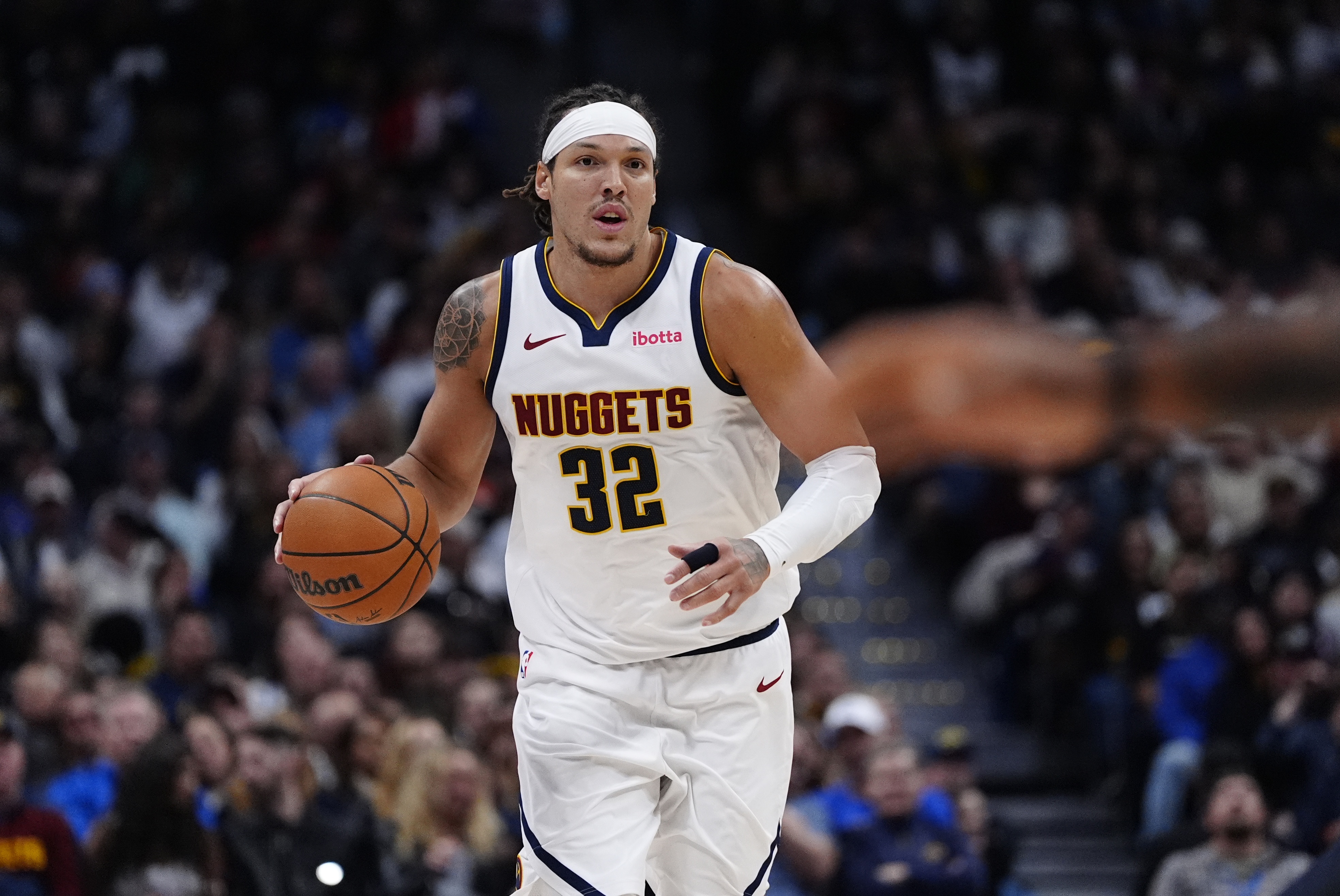 开云中国-逐渐找状态！阿隆·戈登出战29分钟 15中6砍下16+8&amp;填满数据栏