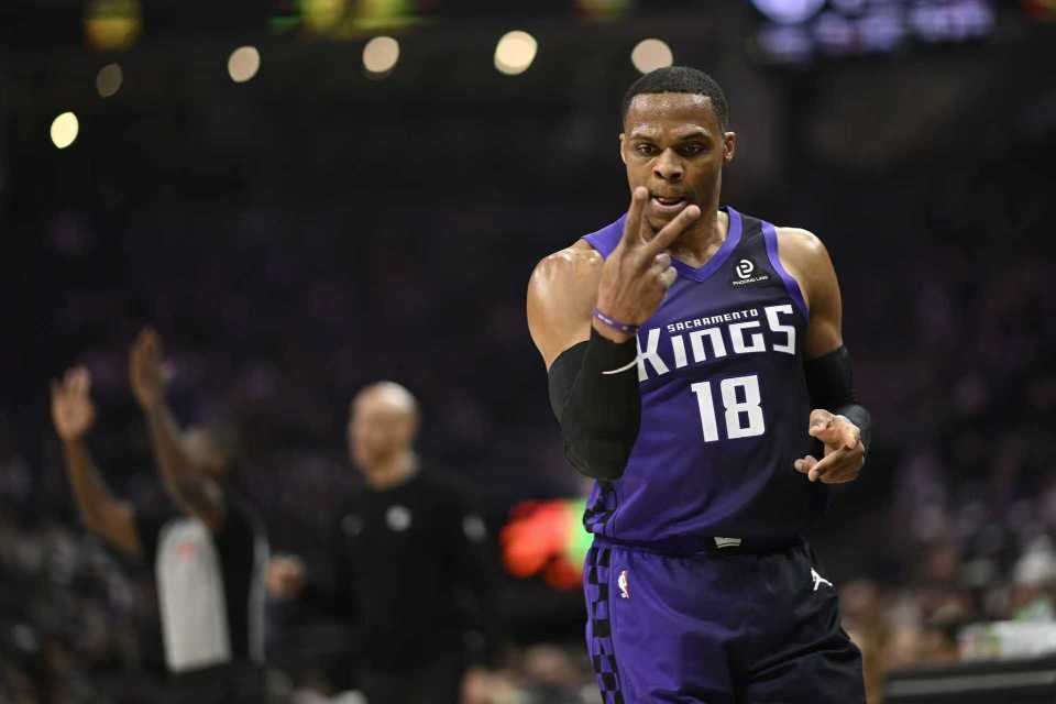 kaiyun-威少时隔7年26+6+6三分！国王灭奇才首次4连胜 小萨时隔27场复出