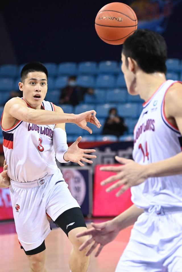 CBA历史第一人！陈盈骏3战58助攻 他已是MVP大热门