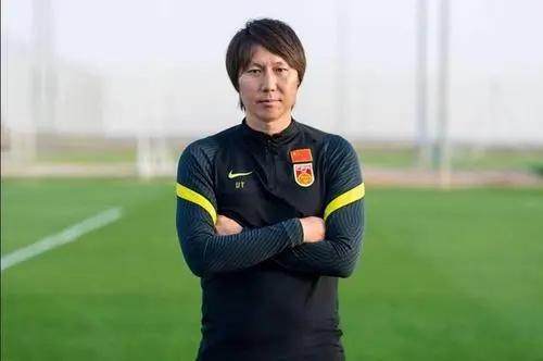 开云官方-从土帅希望变成"过街老鼠" 李铁是这样跌下神坛的