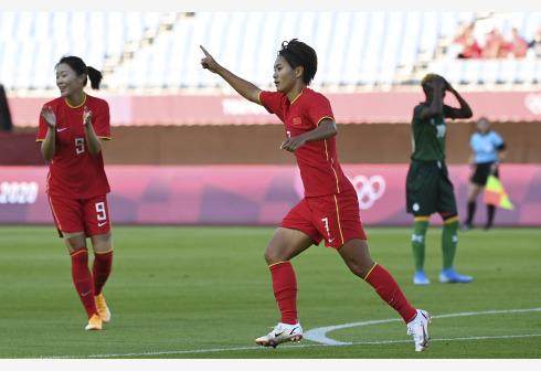 开云官方-独木难支！王霜完美四喜难换3分 孱弱防线拉后腿