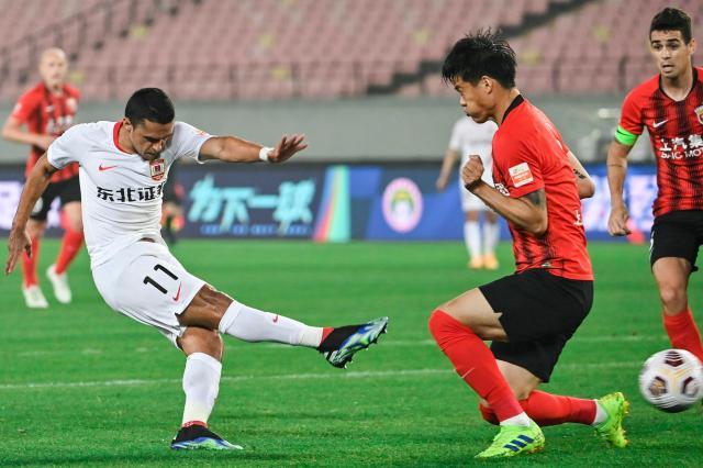 开云体育-海港逼平亚泰？没错！ 东北虎打出回中超最强硬一战